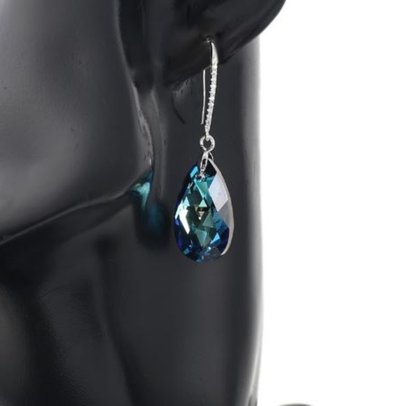 Water Droplet Earrings Made w/ Swarovski Crystals - Picture 7 of 8